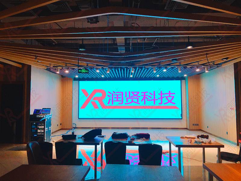 室內高清P2.0全彩LED顯示屏亮相于(北京言味瀟湘)-北京潤賢科技
